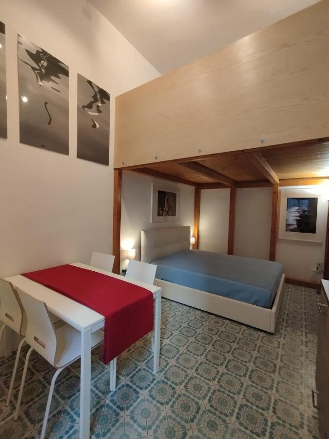 Casa Merisi Al Centro Storico Di Napoli Екстериор снимка