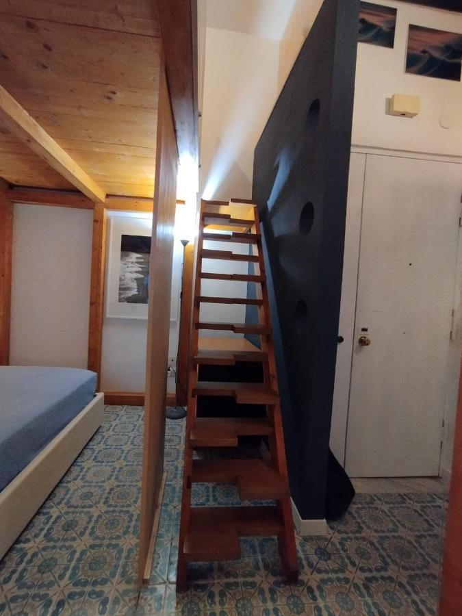 Casa Merisi Al Centro Storico Di Napoli Екстериор снимка